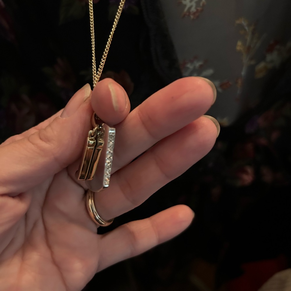 Letter J long necklace - Picture 6 of 6